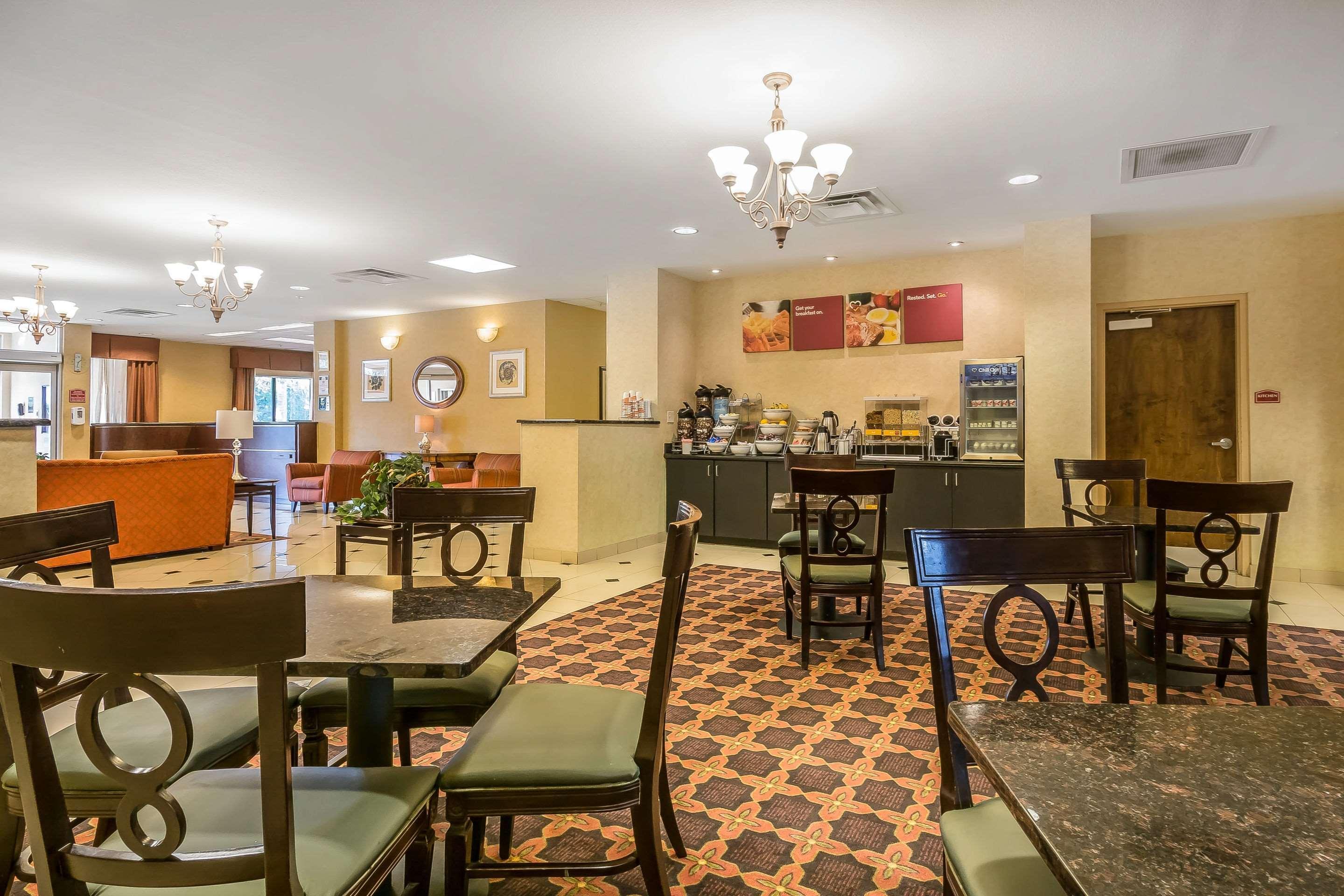 Comfort Suites West Jacksonville Bagian luar foto