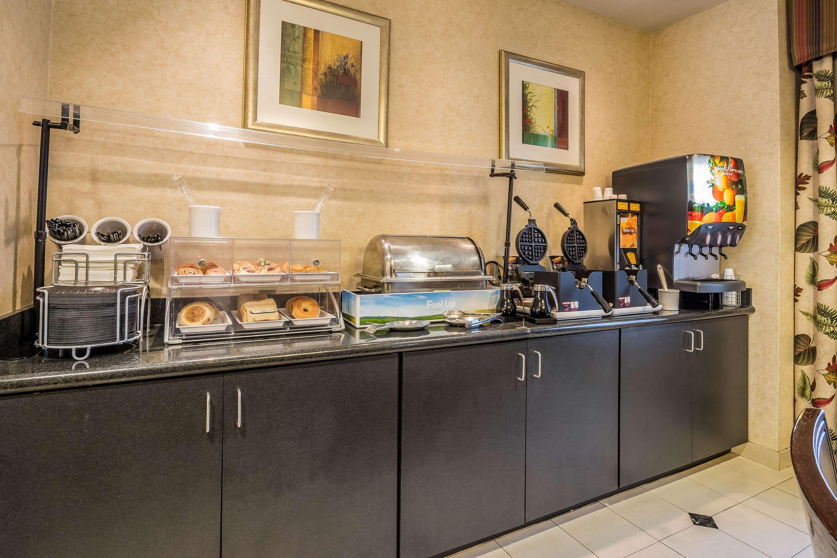 Comfort Suites West Jacksonville Bagian luar foto