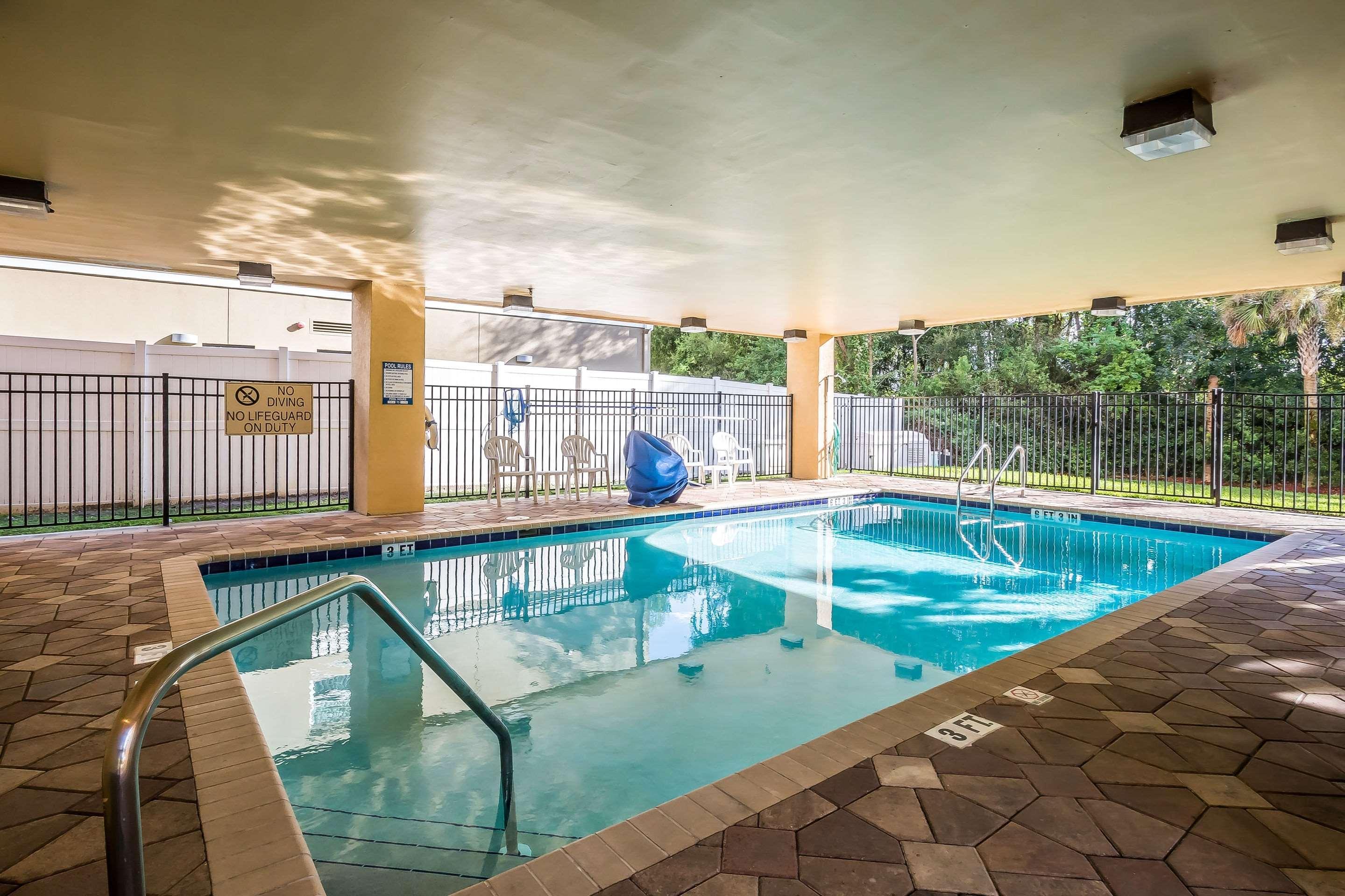 Comfort Suites West Jacksonville Bagian luar foto
