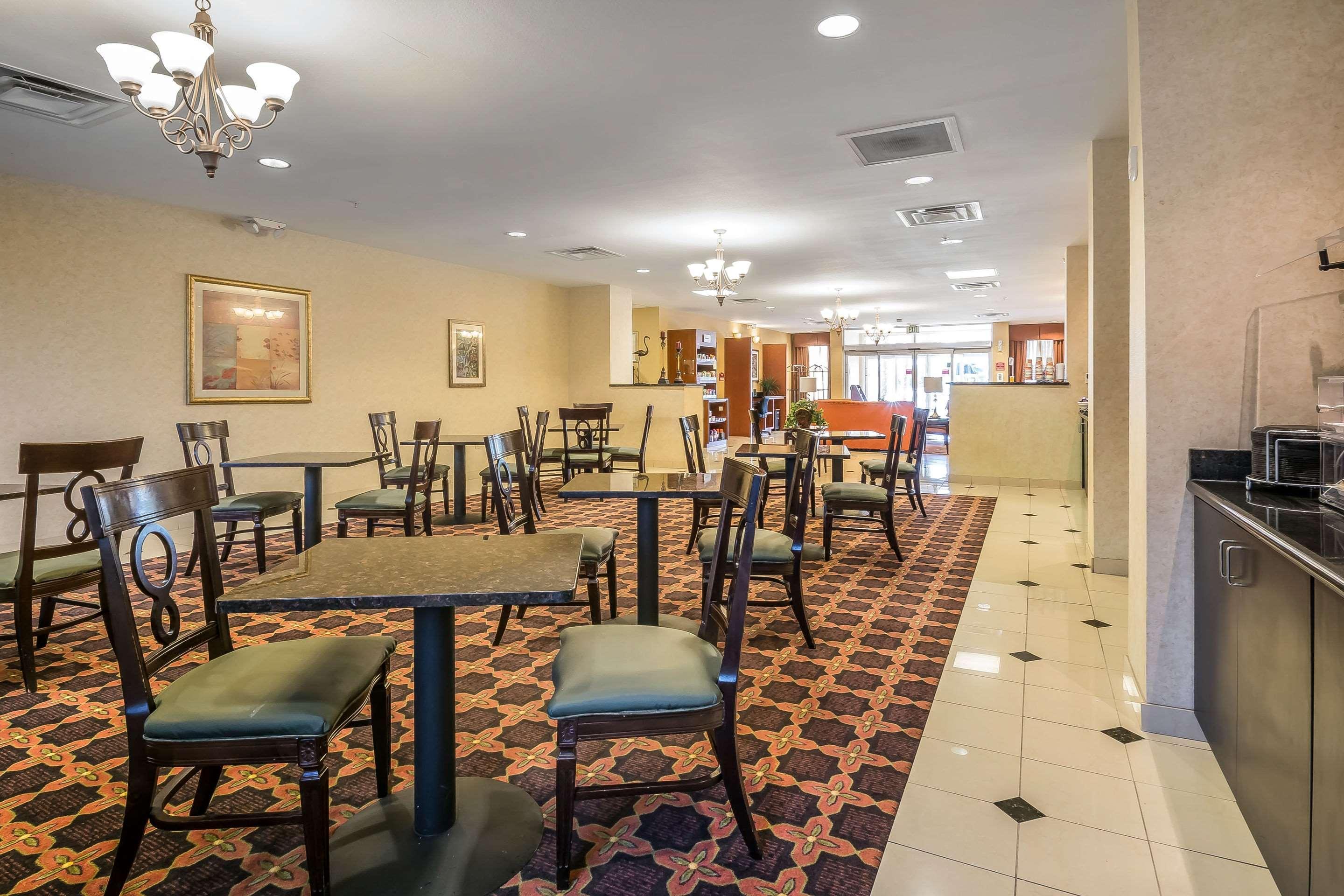 Comfort Suites West Jacksonville Bagian luar foto