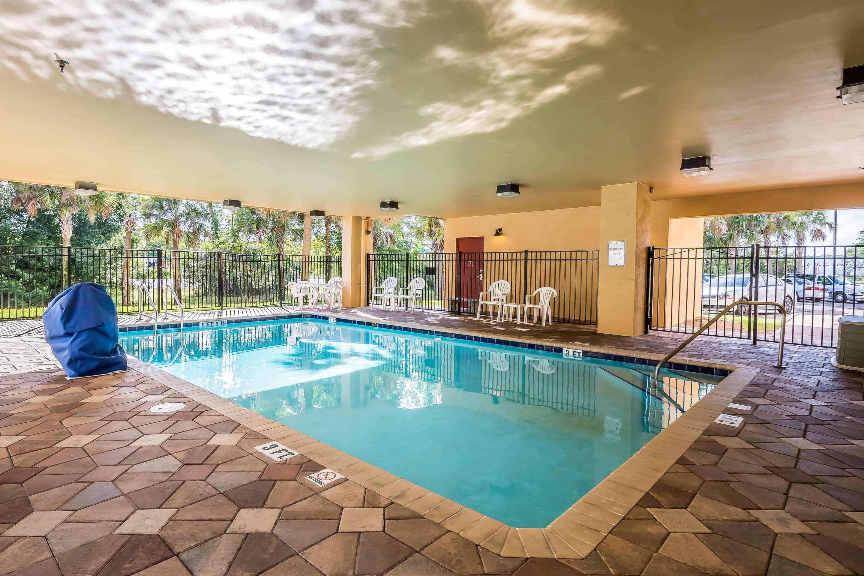 Comfort Suites West Jacksonville Bagian luar foto