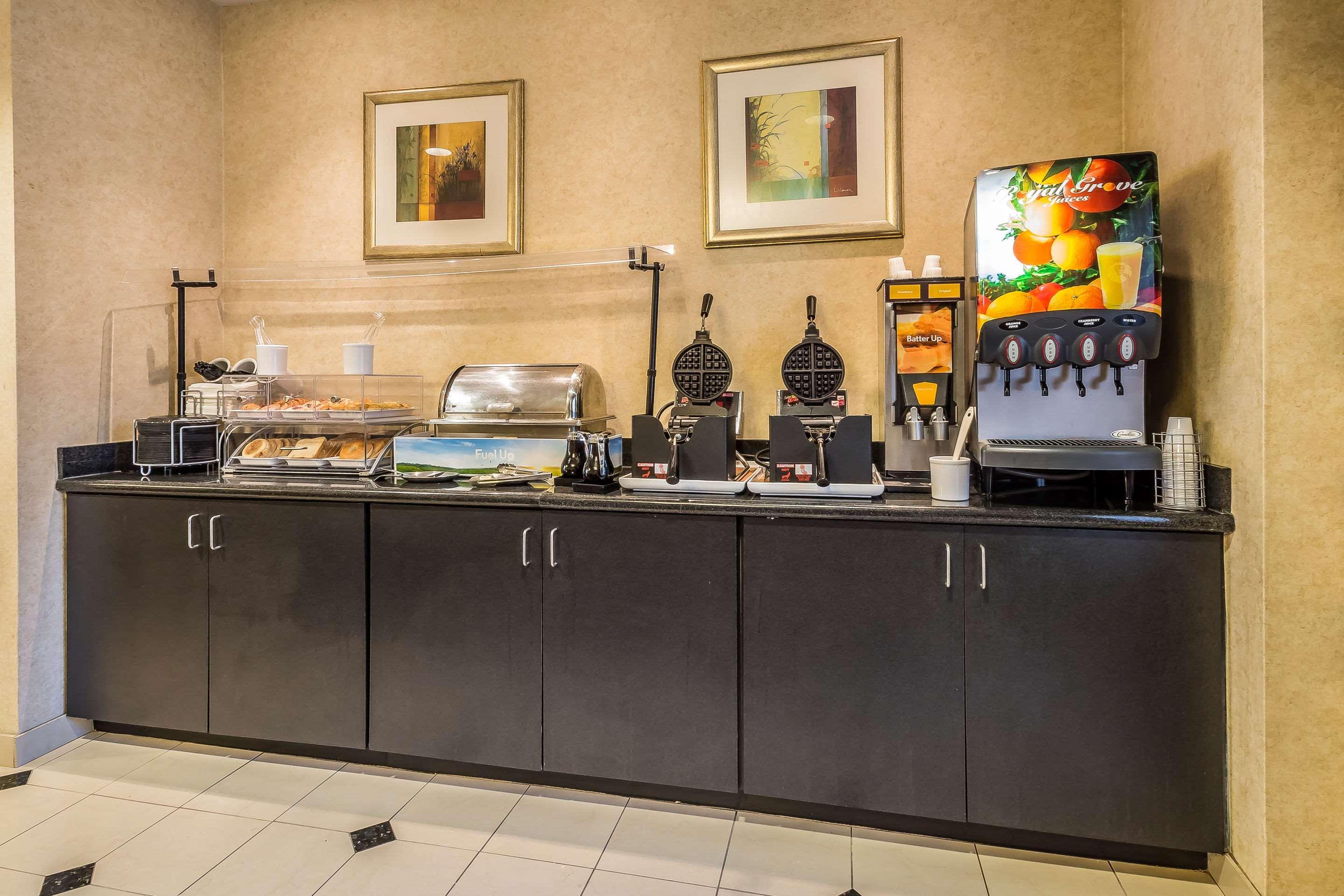Comfort Suites West Jacksonville Bagian luar foto
