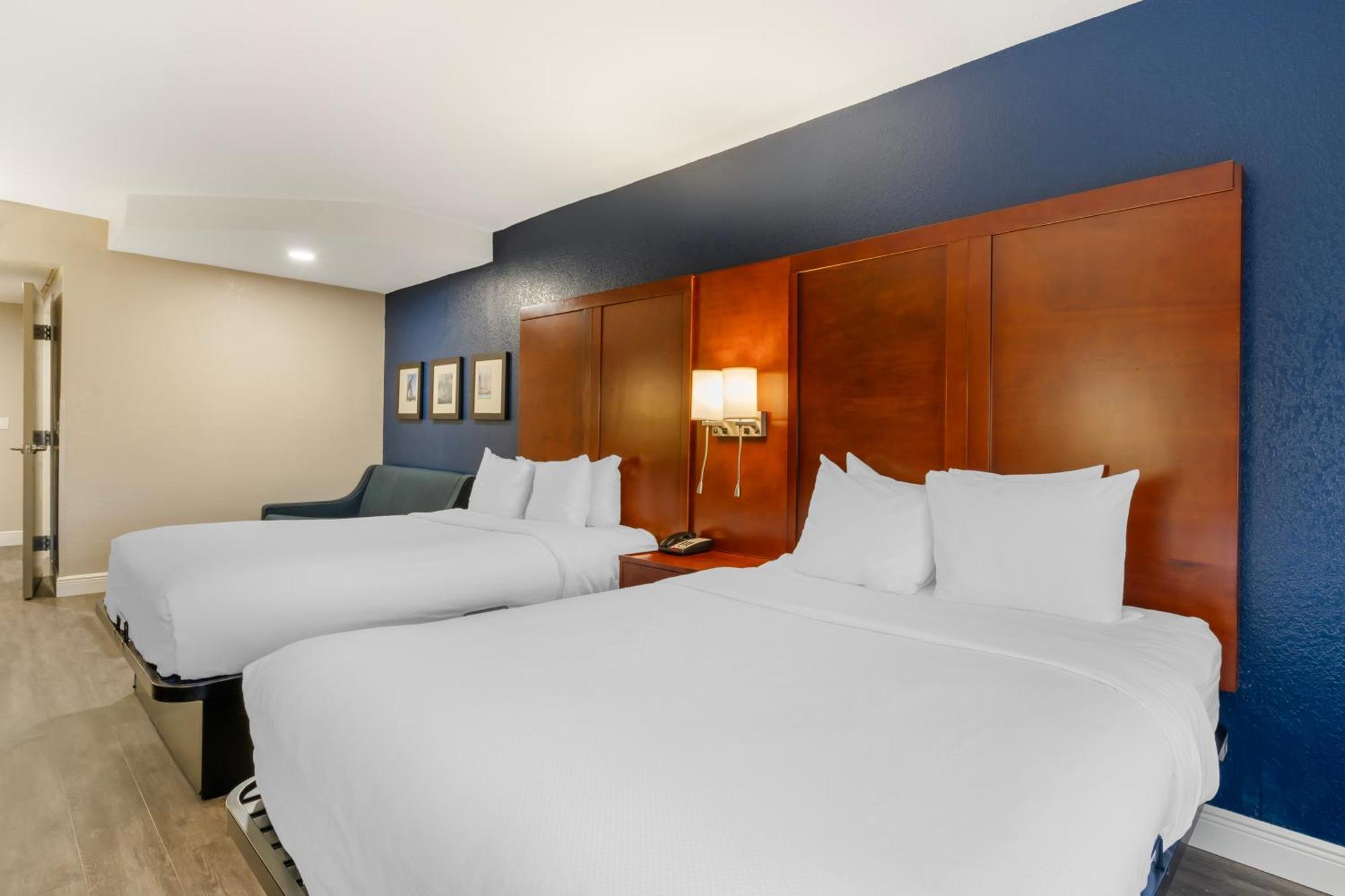 Comfort Suites West Jacksonville Bagian luar foto