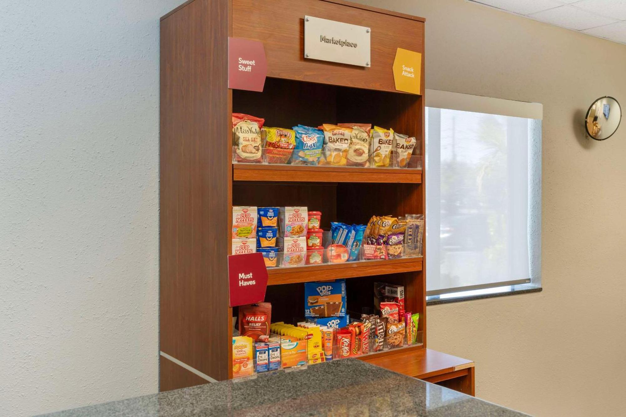 Comfort Suites West Jacksonville Bagian luar foto