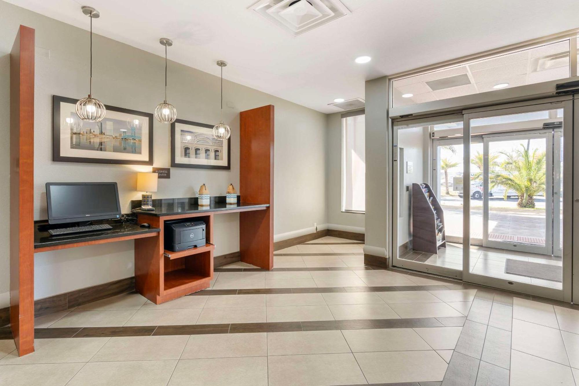 Comfort Suites West Jacksonville Bagian luar foto